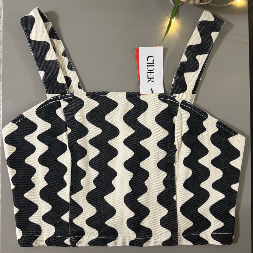 Cider Black and White Wave Tank Top